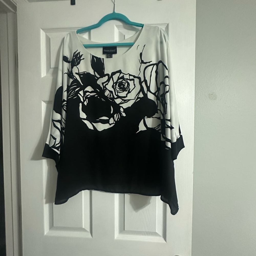 Frank Lyman Design Black & White Floral Dolman Tunic